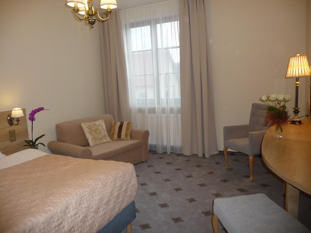 Hotel Notabene Świdnik Extérieur photo